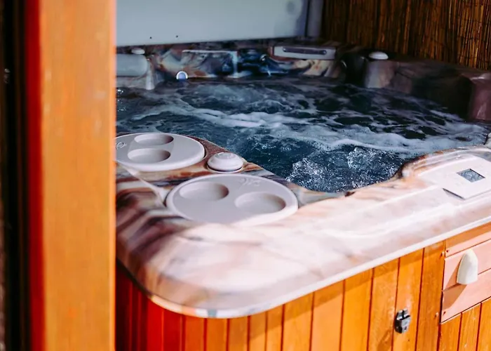 Holiday home Tithe Barn, *