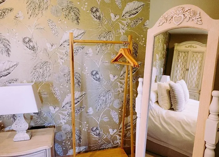 Holiday home Tithe Barn, *