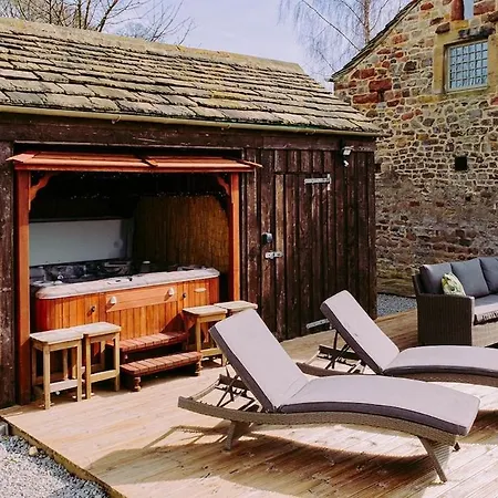 펜션 Tithe Barn, *