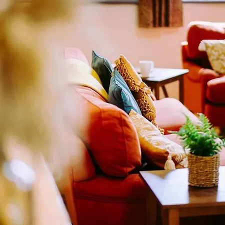 Tithe Barn, Dom wakacyjny *